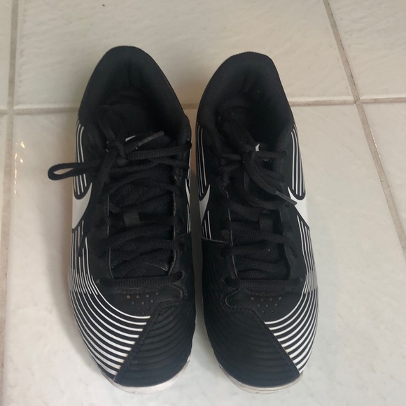 Nike Shoes Softball Cleats Size 7 Nike Black And White Poshmark